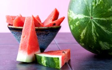 چگونه هندوانه شیرین و آبدار را از بقیه تشخیص دهیم؟ راهنمای گام به گام