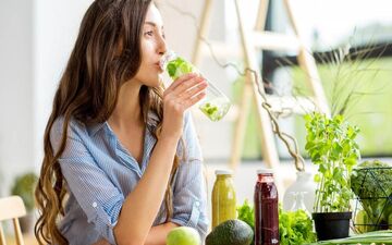 ۸ نوشیدنی انرژی‌زای طبیعی 