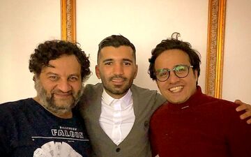 تصویری از بازیکن پرحاشیه پرسپولیس در کنار دو بازیگر
