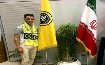  پاپی قراردادش را با سپاهان تمدید کرد