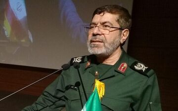
مردم‌داری و ولایتمداری ۲ ویژگی شاخص شهید سپهبد سلیمانی بود