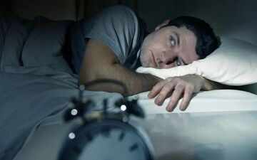 بهارِ بیدار؛ 5 راهکار طلایی برای غلبه بر بی‌خوابی شبانه