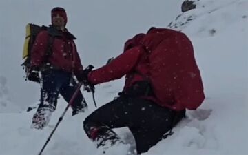 پایان نگرانی؛ کوهنوردان گمشده در قله سماوس پس از چند ساعت پیدا شدند!
