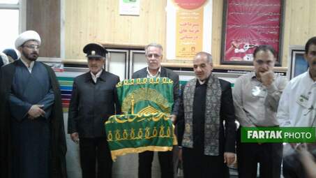 حضور خادمان حرم رضوی در بیمارستان آیت الله طالقانی و امام علی (ع) و به روایت تصویر