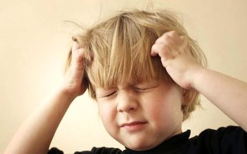 فرقی ندارد،حتی یک ضربه ساده به سر کودک خطرناک است
