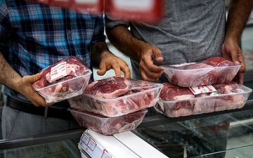 عرضه گوشت تنظیم بازار ۸۰۰ هزارتومانی آغاز شد