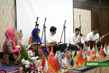 اجرای موسیقی گروه یاد یاران به روایت تصویر