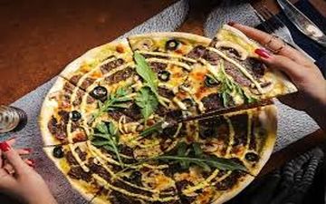 طرز تهیه دلبرترین پیتزا| پیتزا استیک و سیر