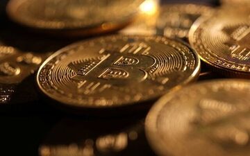 اتریوم در آستانه سبقت از بیت‌کوین؛ وضعیت بازار رمزارزها