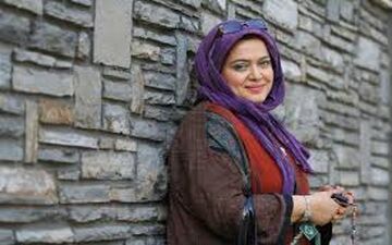 تیپ متفاوت بهاره رهنما و همسرش در حال جمع آوری کمک