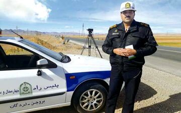 مامور پلیس‌ راه، پسر 2 ساله را از مرگ نجات داد