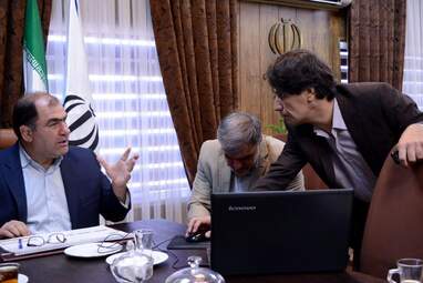 نشست اعضای انجمن نویسندگان، خبرنگاران و عکاسان ورزشی ایران - شعبه کرمانشاه با مدیرکل اداره ورزش و جوانان