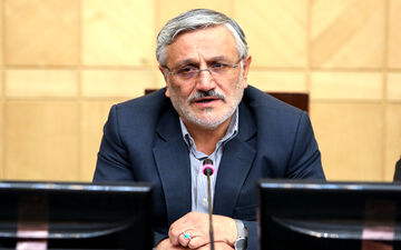 از سیدمحمد خاتمی به‌دلیل ارایه راهکارهایی برای برون‌رفت از شرایط کنونی تشکر می‌کنم