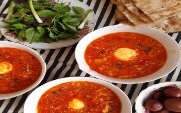 عجله داری، وقت نداری؟ اشکنه تخم مرغ با سیب زمینی درست کن / ساده و خیلی خوشمزه