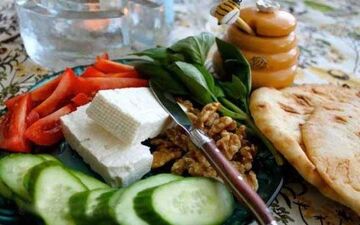 سبد غذایی سالم در سفـر/سبزیجات خام مصرف نکنید