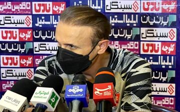 گل‌محمدی: دادن حداقل موقعیت به حریفان نشانه خوبی برای قهرمان شدن است/ امید زیادی به پرسپولیس دارم