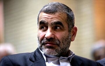 تخلفات انتخابات امروز به روایت علی نیکزاد؛ باید آرا "رئیس السادات" را به نام آقای رئیسی بشمارند 