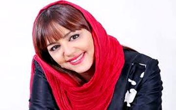 پوشش و گریم لیلا برخورداری در یک نمایش (عکس)
