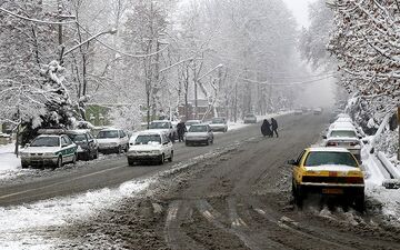 آغاز بارش برف و باران/ فردا دمای هوا ۸ درجه‌ کاهش می‌یابد