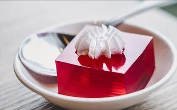 مصرف ژله تاثیری در چاقی صورت دارد؟