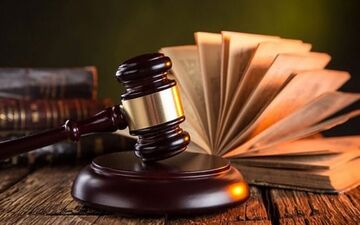 تفاوت وکیل کیفری و حقوقی + 4 ویژگی مهم برای انتخاب وکیل