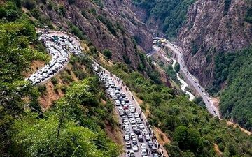 
تردد در جاده چالوس یک‌طرفه شد / ترافیک سنگین در این جاده پرتردد
