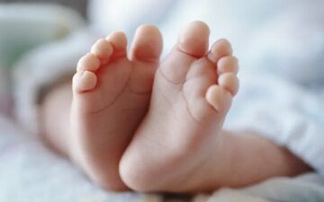 مواجهه با باکتری‌های مفید در ساعات اولیه تولد؛ چگونه سیستم ایمنی کودک قوی می‌شود؟