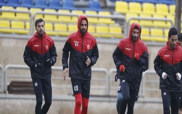 بن بست در پرونده جذب بازیکن پرسپولیس توسط آلومینیوم؛ مهاجم پرسپولیس مایل به خروج نیست