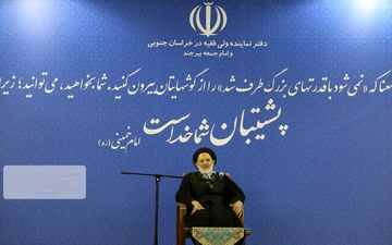 امام جمعه بیرجند: زمان طرح سئوال بر پایه گام دوم انقلاب است