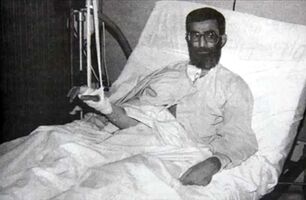 ویدئو / روایت دلتنگی رهبر معظم انقلاب از امام خمینی (ره)؛ ماجرای عکس در اتاق بیمارستان