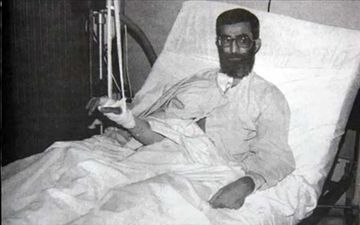 ویدئو / روایت دلتنگی رهبر معظم انقلاب از امام خمینی (ره)؛ ماجرای عکس در اتاق بیمارستان
