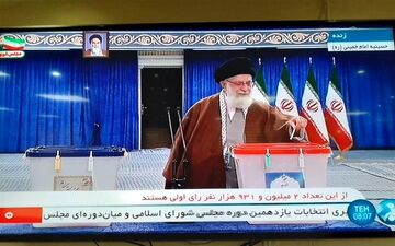 رهبر معظم انقلاب آراء خود را به صندوق انداختند