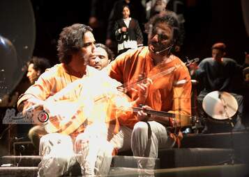 گزارش تصویری از کنسرت سهراب پور ناظری و علی قمصری در فضای باز کاخ سعد آباد 