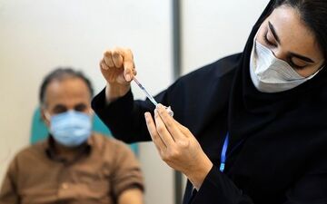 واکسیناسیون اساتید حق التدریس و کارکنان شرکتی دانشگاه آزاد آغاز  شد
