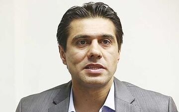 افشین پیروانی در شرایط خاص در مقابل دوربین مخفی