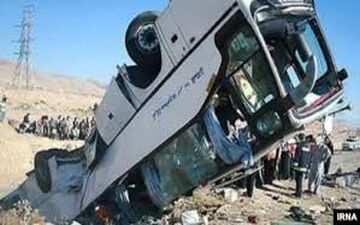 ۲۸ مصدوم براثر واژگونی اتوبوس