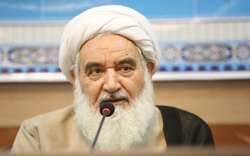 بزرگداشت دهه کرامت از شعائر دین است