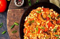 طرز تهیه خوراک لوبیا سفید رستورانی؛ لذیذ، مقوی و ساده برای همه سلیقه‌ها