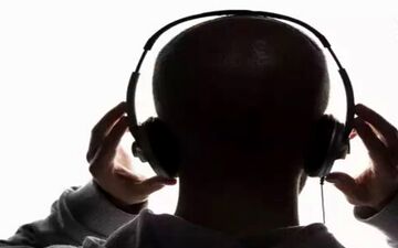  استفاده از هدفون خطرناک است؟

