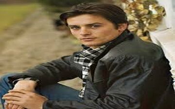 بیوگرافی  آلن دلون یکی از زیباترین و جذابترین بازیگر تاریخ سینمای جهان و فرانسه