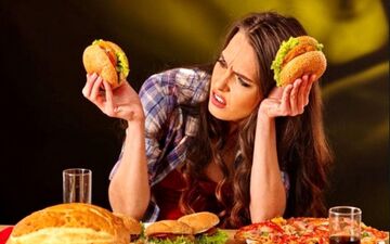 دلایل پرخوری عصبی چیست؟