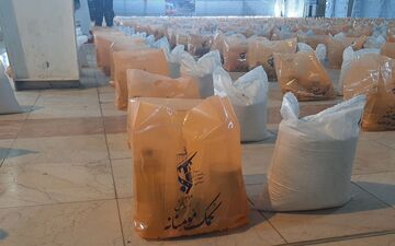 توزیع بیش از ۶۰ هزار بسته معیشتی در بین افراد آسیب پذیر شهرستان کرمانشاه/ ۳۰ هزار بسته معیشتی در ماه مبارک رمضان در شهرستان کرمانشاه توزیع می شود