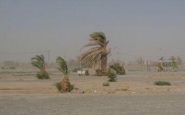 توفان مدارس منطقه سیستان را به تعطیلی کشاند