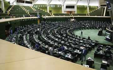 ناظران مجلس در شورای رقابت انتخاب شدند

