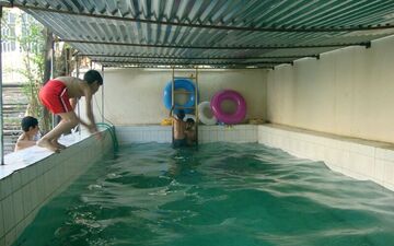 کودک ۲ ساله کرجی در استخر جان باخت 