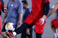 گلر الجزایری پرسپولیس در کنار مردم ایران