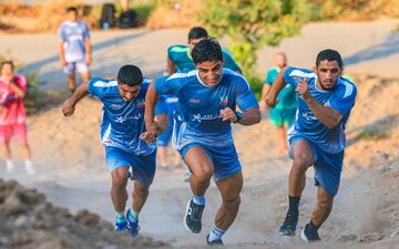 تمرینات نفس‌گیر آزادکاران ایران در تپه‌های آزادی؛ یزدانی و زارع زیر فشار سنگین