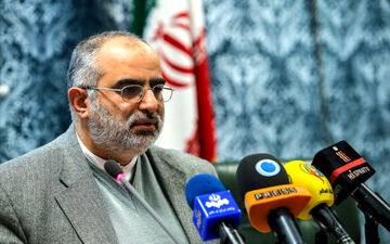 توضیحات آشنا درباره عدم پخش یکی از برنامه‌های تبلیغات روحانی از تلویزیون