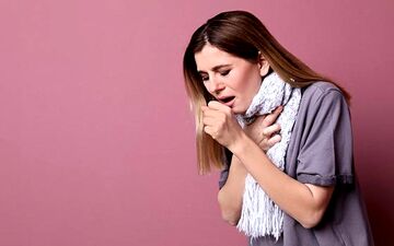 13 درمان خانگی سریع برای سرفه های خشک