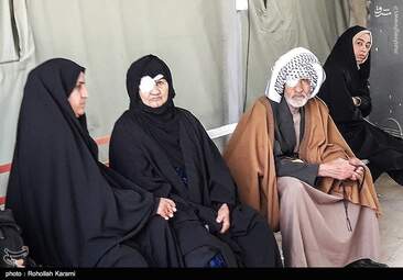 ۱۵ عمل جراحی چشم توسط وزیر بهداشت + تصاویر